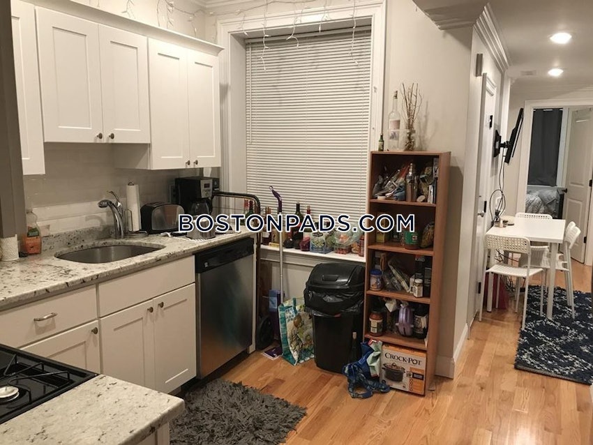 BOSTON - NORTH END - 4 Beds, 2 Baths - Image 4