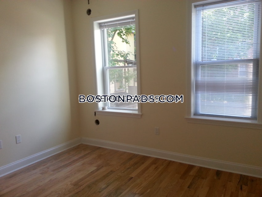 CAMBRIDGE - HARVARD SQUARE - 2 Beds, 1 Bath - Image 4