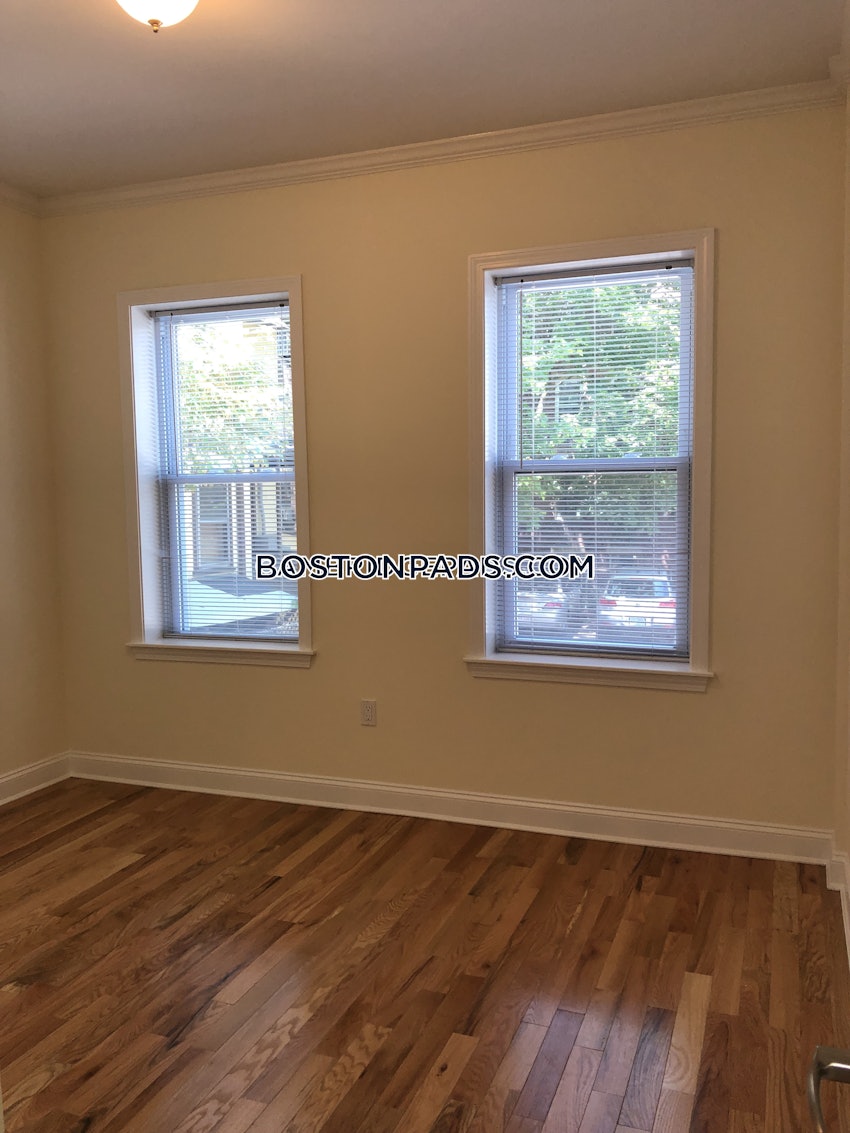 CAMBRIDGE - HARVARD SQUARE - 2 Beds, 1 Bath - Image 8