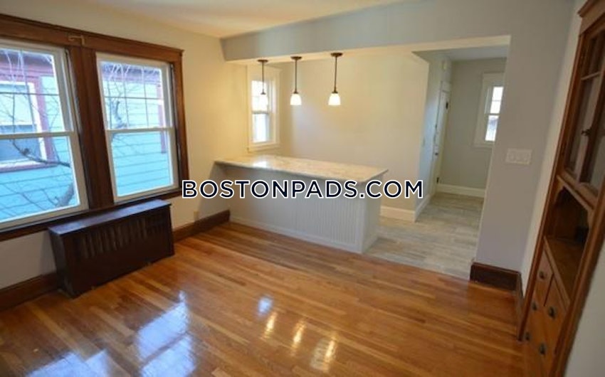 BOSTON - DORCHESTER - UPHAMS CORNER - 5 Beds, 2 Baths - Image 7