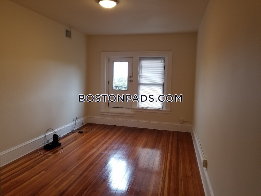 BROOKLINE- COOLIDGE CORNER - 2 Beds, 1 Bath - Image 7