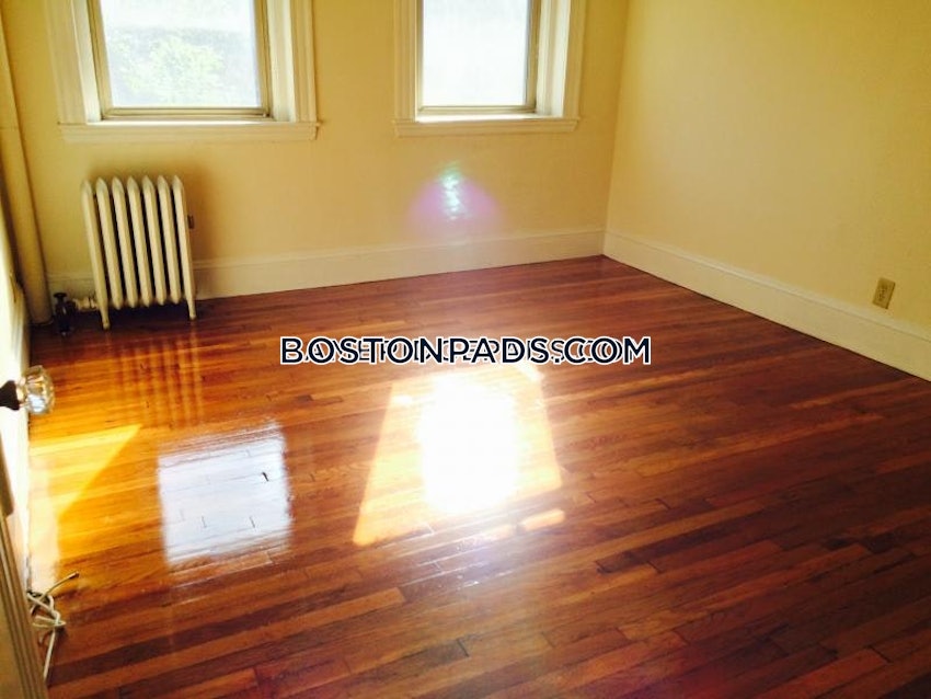 CAMBRIDGE - HARVARD SQUARE - 2 Beds, 1 Bath - Image 4