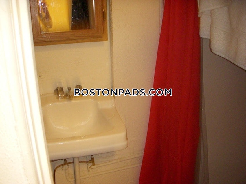 BOSTON - NORTH END - 1 Bed, 1 Bath - Image 16