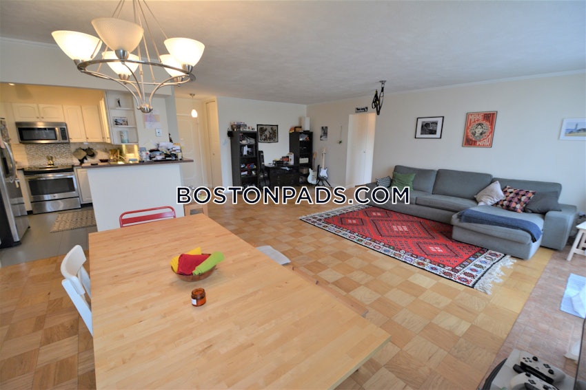 BROOKLINE - CLEVELAND CIRCLE - 2 Beds, 2 Baths - Image 1