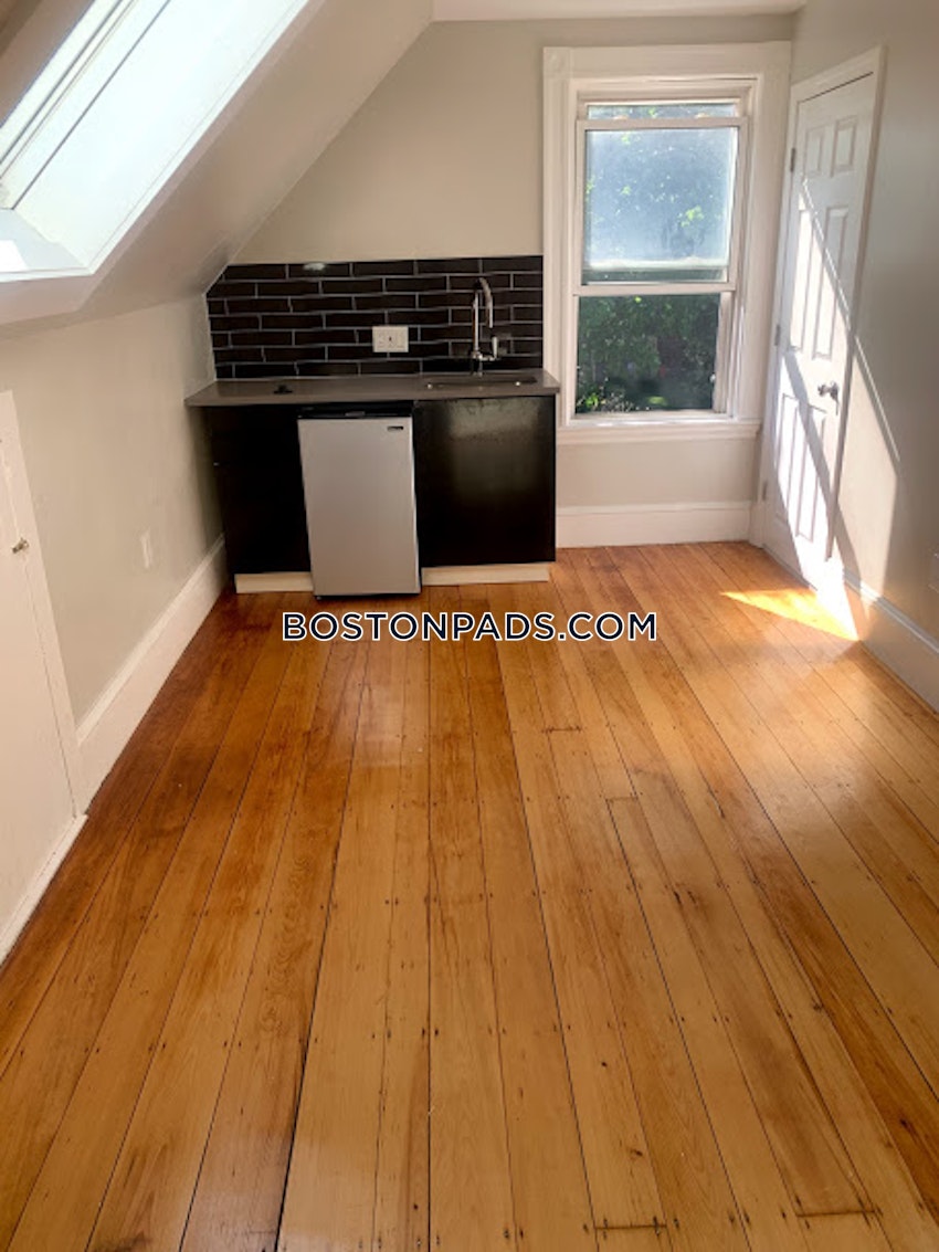 BOSTON - JAMAICA PLAIN - FOREST HILLS - 5 Beds, 2 Baths - Image 6