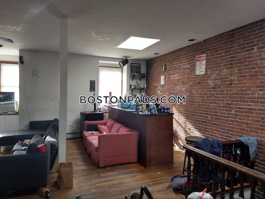 BOSTON - NORTHEASTERN/SYMPHONY - 5 Beds, 2 Baths - Image 6