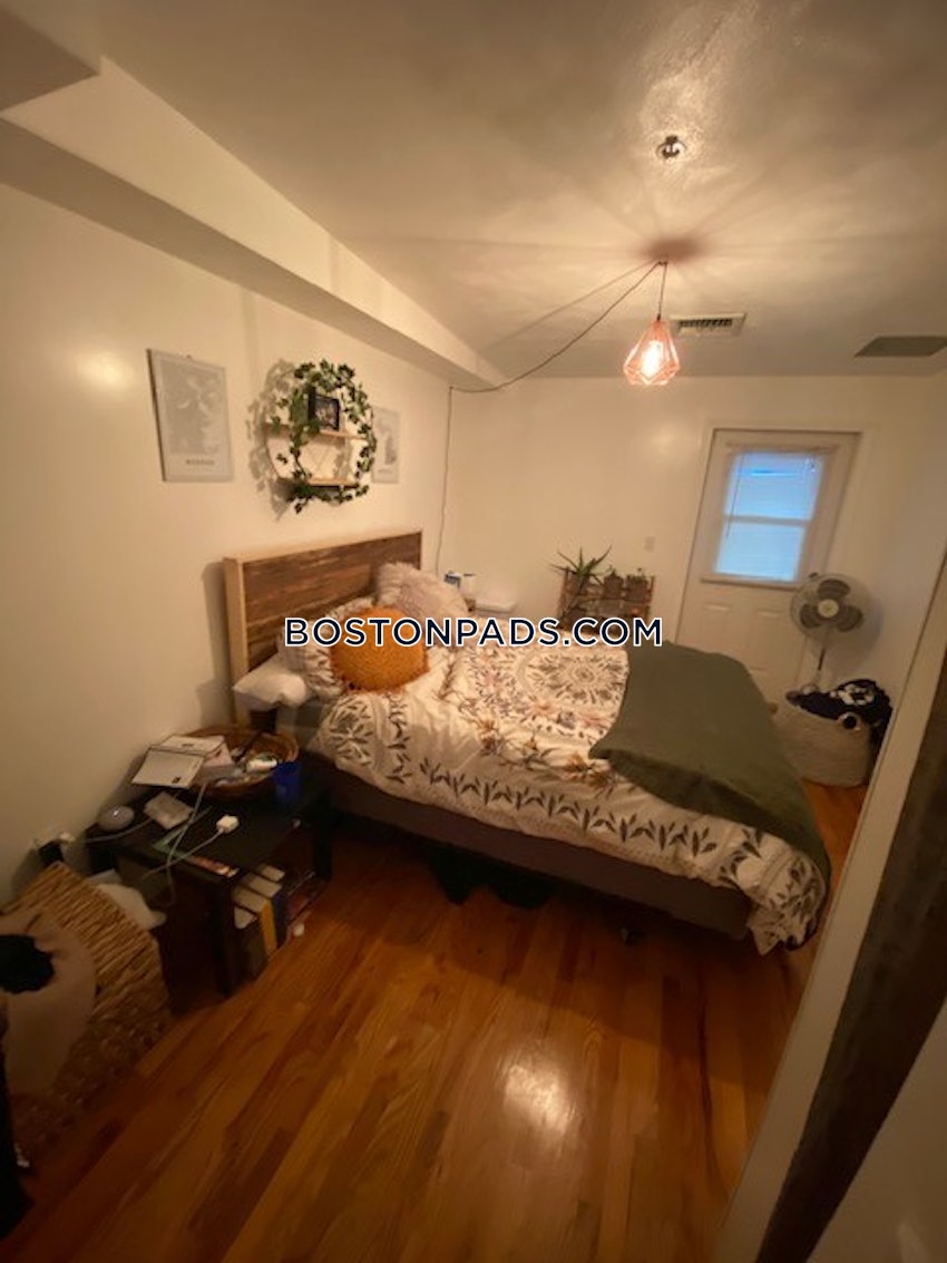 BOSTON - NORTH END - 2 Beds, 2 Baths - Image 9