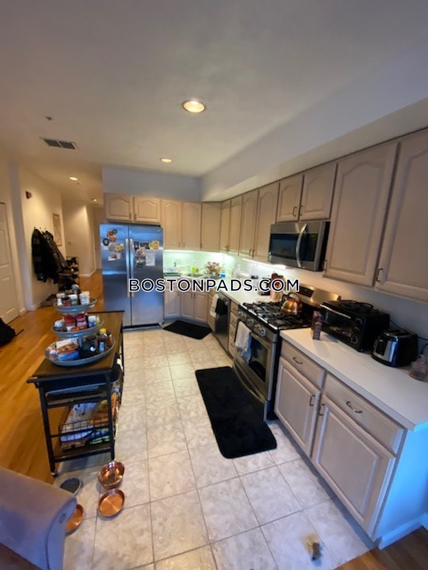 BOSTON - NORTH END - 2 Beds, 2 Baths - Image 3