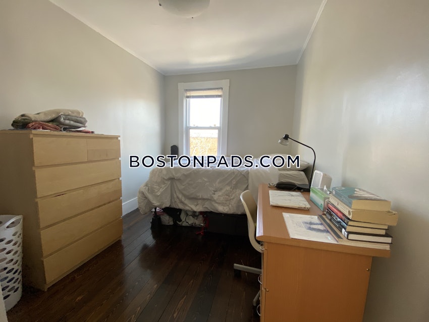 CAMBRIDGE - KENDALL SQUARE - 3 Beds, 2 Baths - Image 3