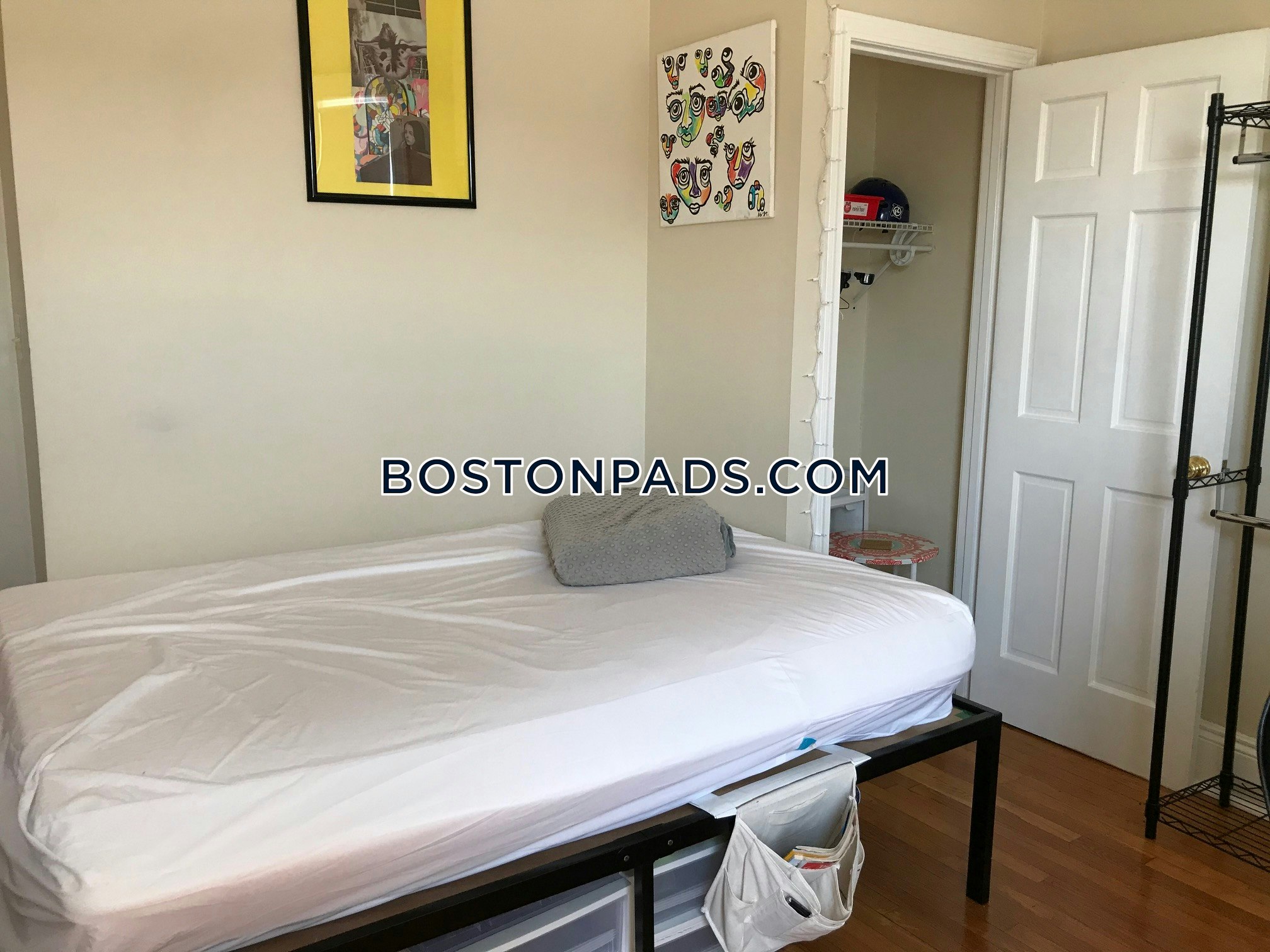 Boston - 2 Beds, 1 Baths