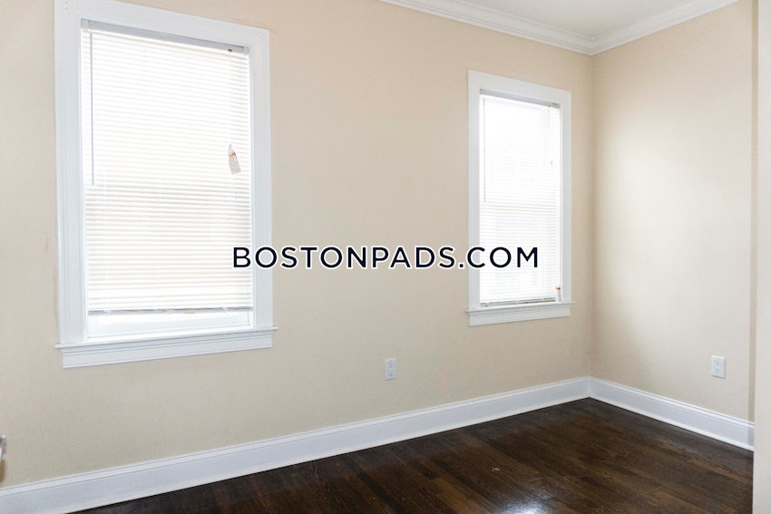 BOSTON - ROSLINDALE - 3 Beds, 1.5 Baths - Image 1