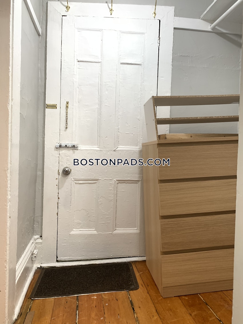 BOSTON - BEACON HILL - 1 Bed, 1 Bath - Image 9