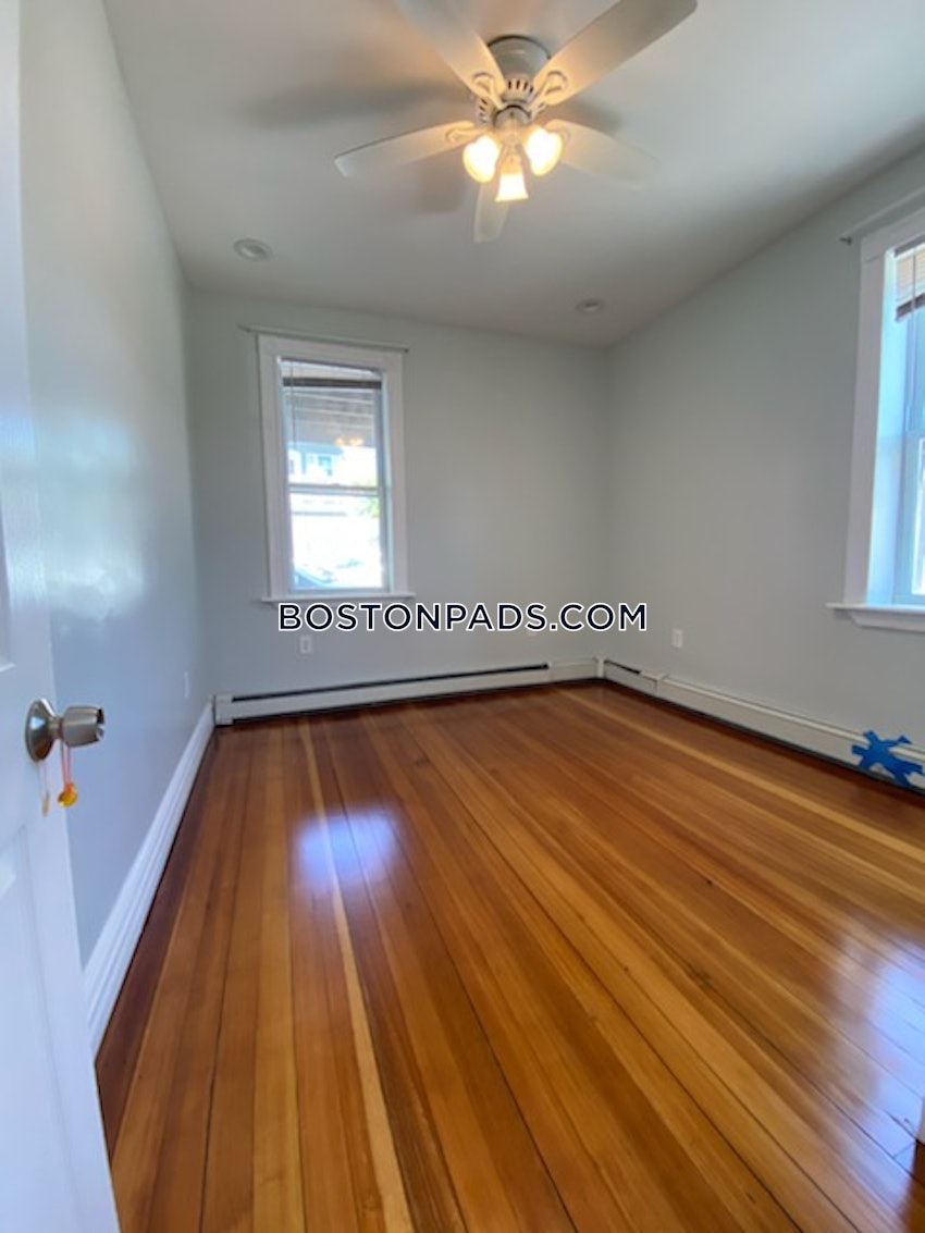 CHELSEA - 3 Beds, 1 Bath - Image 15