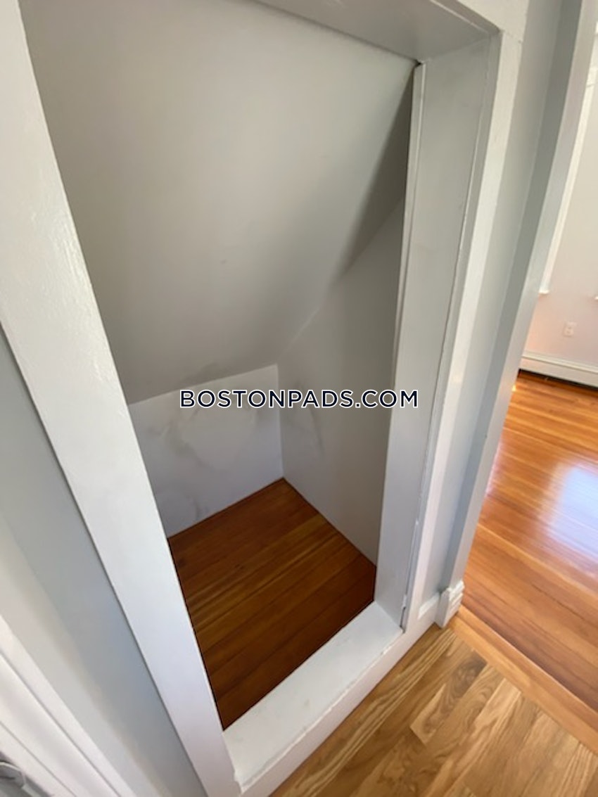 CHELSEA - 3 Beds, 1 Bath - Image 6