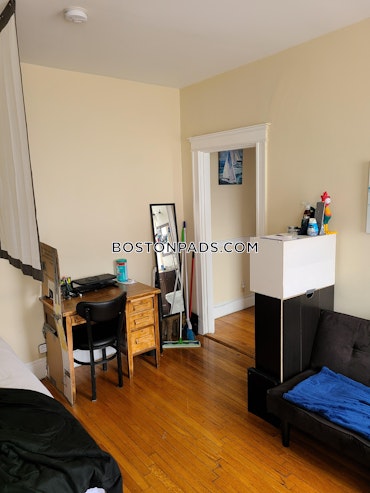 Boston - 0 Beds, 1 Baths