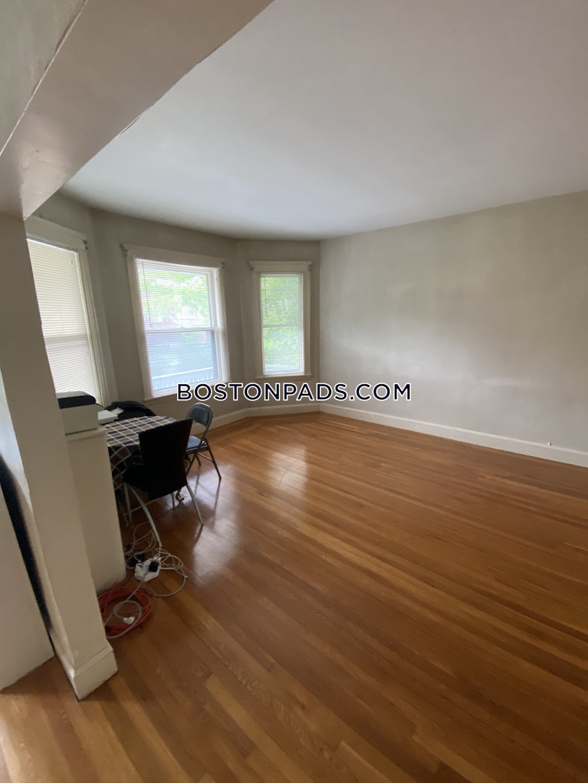 NEWTON - NEWTONVILLE - 3 Beds, 1 Bath - Image 21