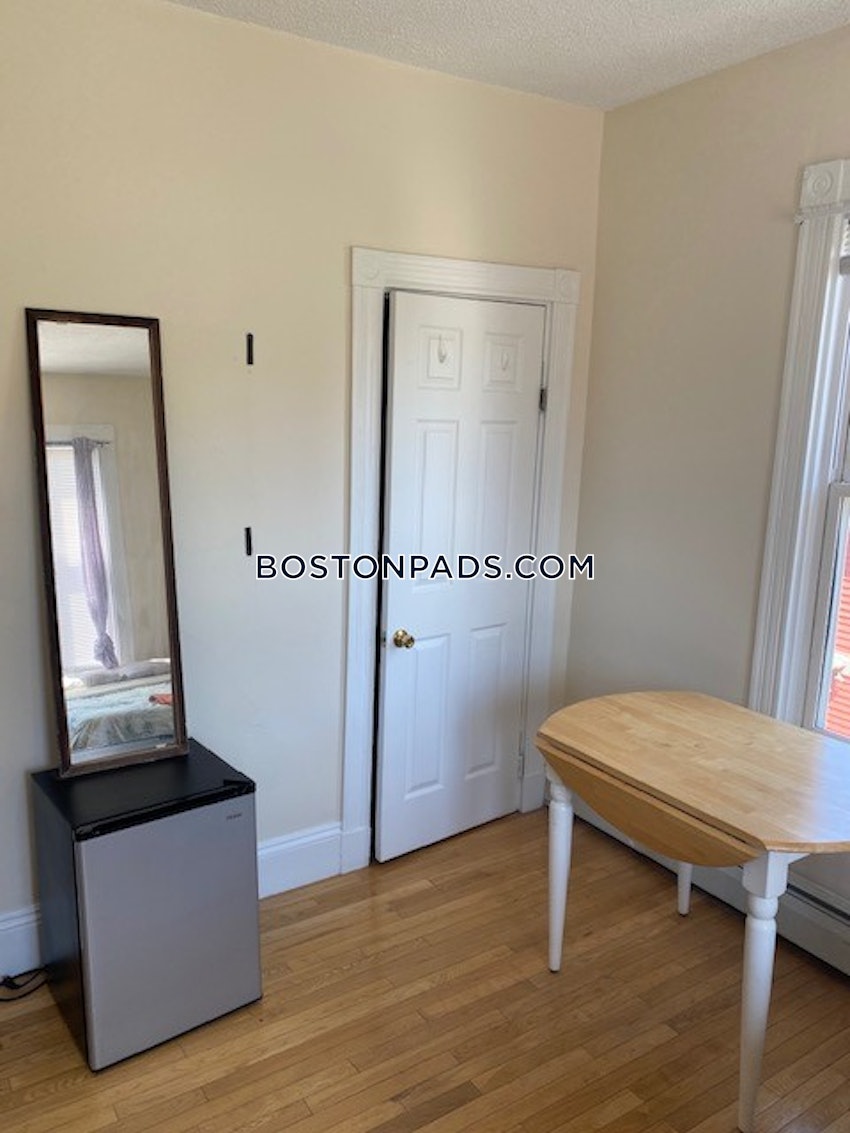 CAMBRIDGE - KENDALL SQUARE - 3 Beds, 1 Bath - Image 19