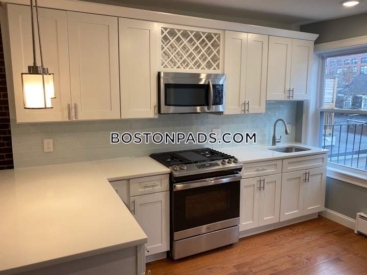 east-boston-apartment-for-rent-2-bedrooms-1-bath-boston-3000-8014524 