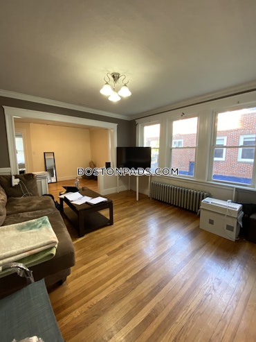 Boston - 4 Beds, 2 Baths