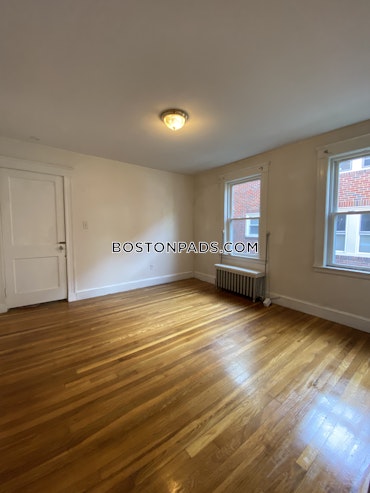 Boston - 4 Beds, 2 Baths