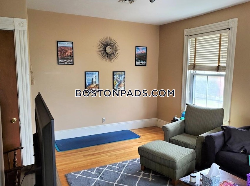 BOSTON - DORCHESTER/SOUTH BOSTON BORDER - 3 Beds, 2 Baths - Image 2