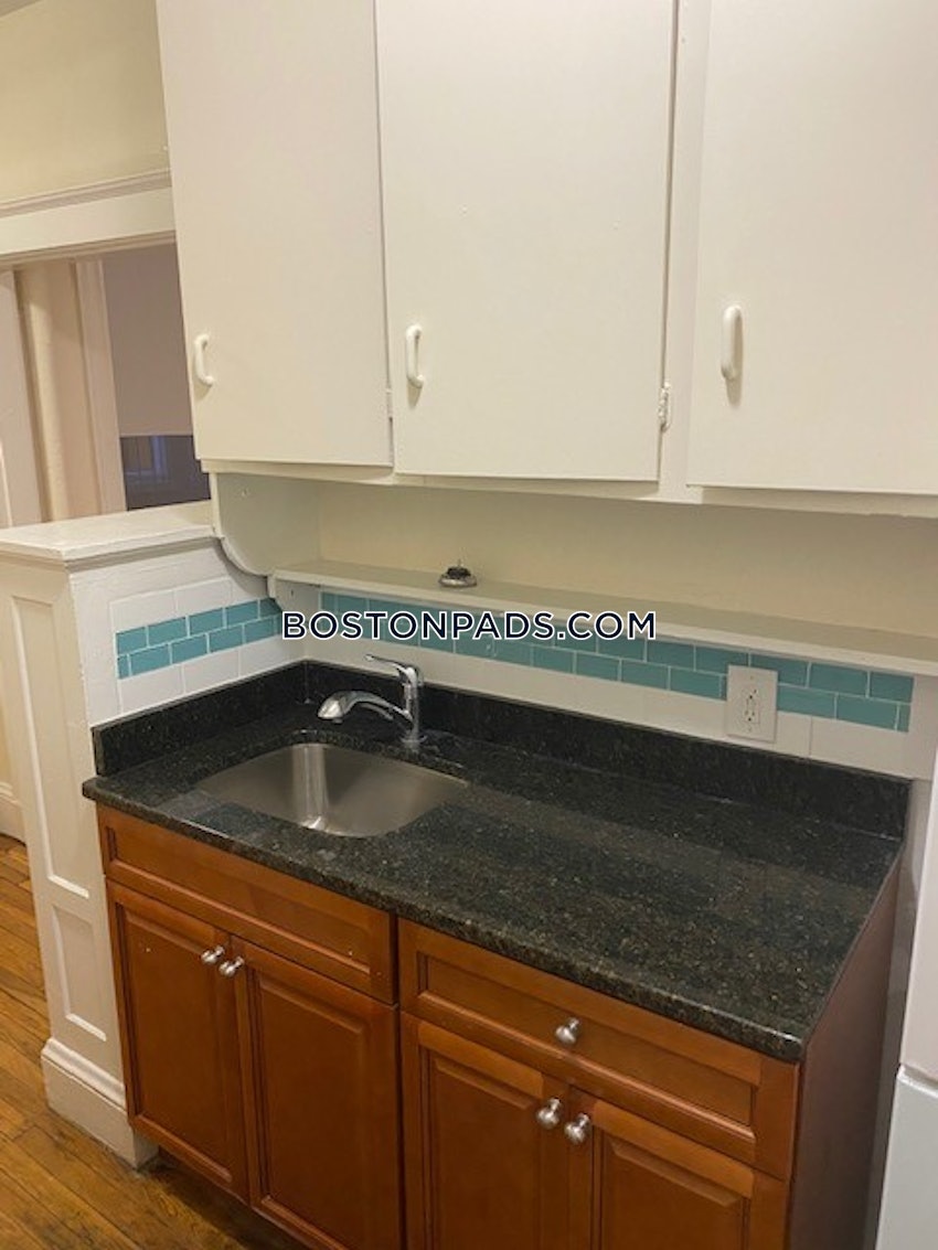 CAMBRIDGE - HARVARD SQUARE - 2 Beds, 1 Bath - Image 1