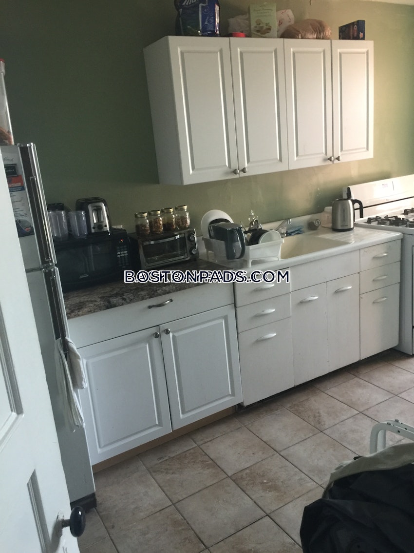 BOSTON - BACK BAY - 2 Beds, 1 Bath - Image 3