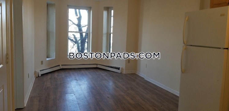 Hammond St., Roxbury Crossing