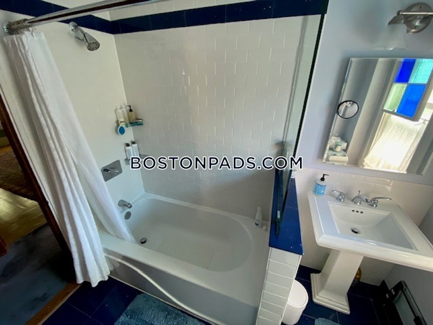 SOMERVILLE - TUFTS - 5 Beds, 2.5 Baths - Image 42