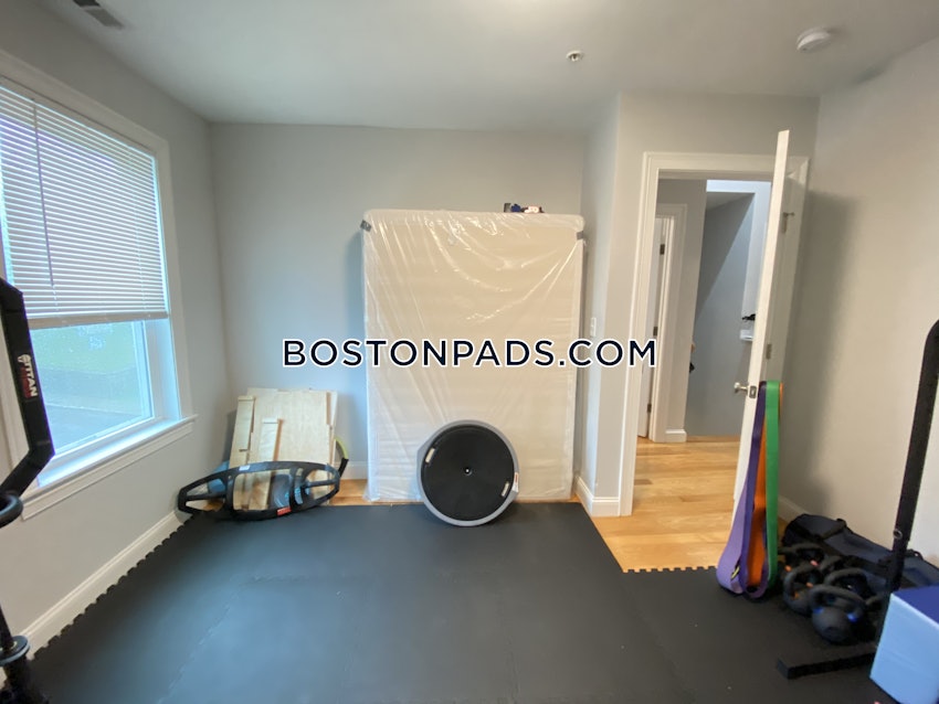 BOSTON - JAMAICA PLAIN - FOREST HILLS - 3 Beds, 1 Bath - Image 14