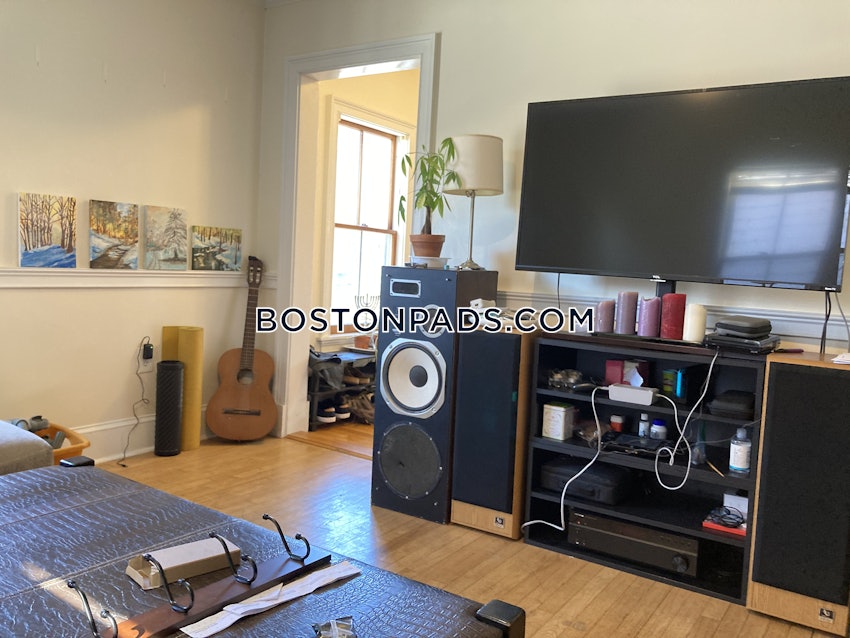 CAMBRIDGE - CENTRAL SQUARE/CAMBRIDGEPORT - 5 Beds, 2 Baths - Image 13