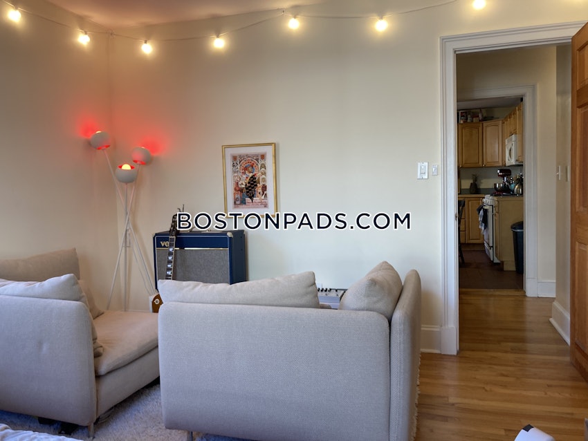 CAMBRIDGE - CENTRAL SQUARE/CAMBRIDGEPORT - 5 Beds, 2 Baths - Image 9