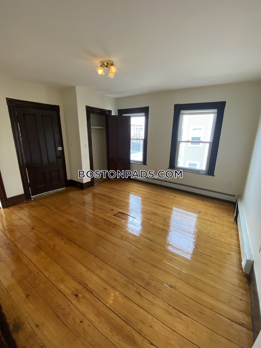 Boston - $2,600+ /month