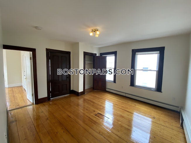 Boston - $2,600+ /mo