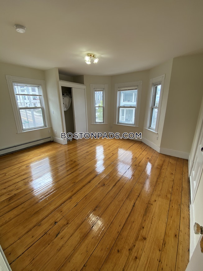 Boston - $2,600+ /mo