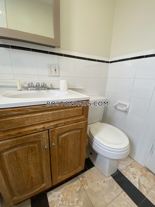 Boston - $2,600+ /mo