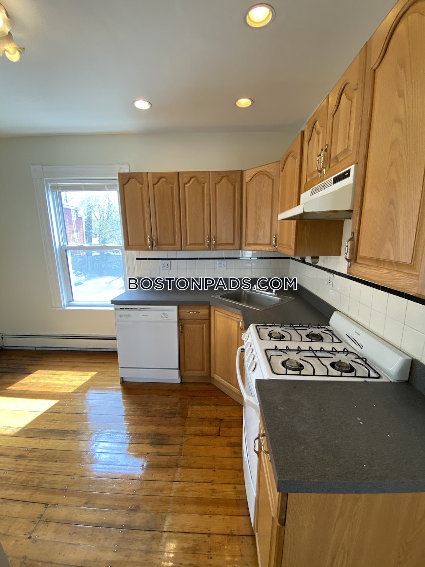 Boston - $2,600+ /month