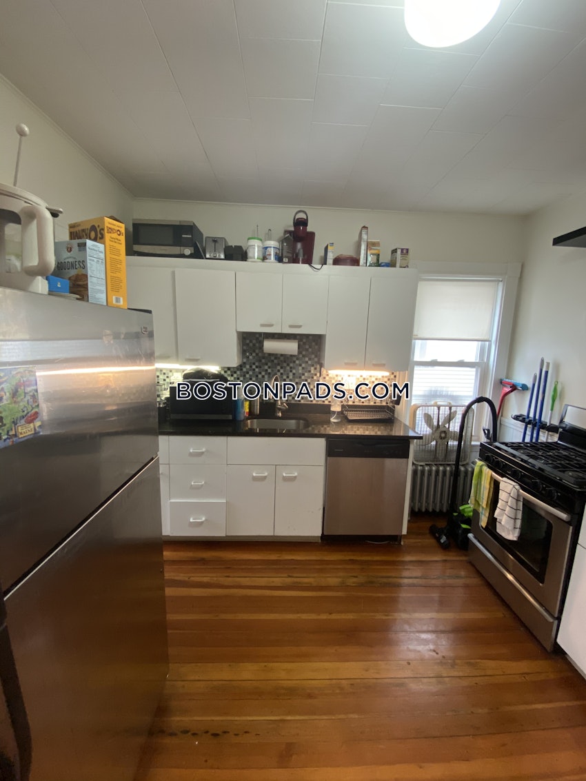 SOMERVILLE - TUFTS - 5 Beds, 2 Baths - Image 31