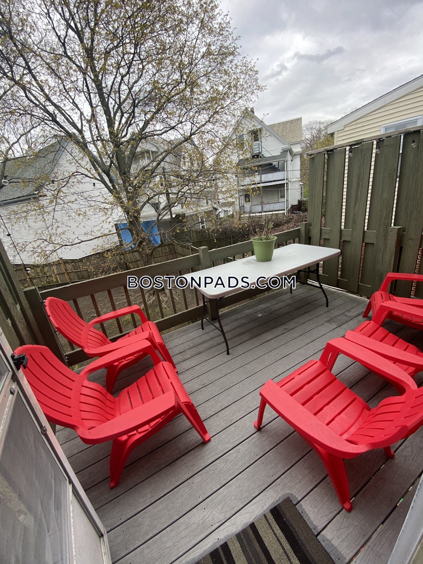 SOMERVILLE - TUFTS - 5 Beds, 2 Baths - Image 28