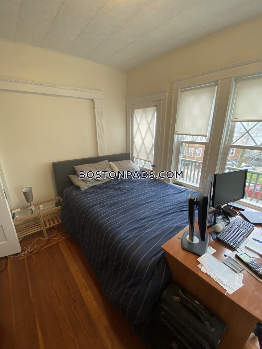 SOMERVILLE - TUFTS - 5 Beds, 2 Baths - Image 26