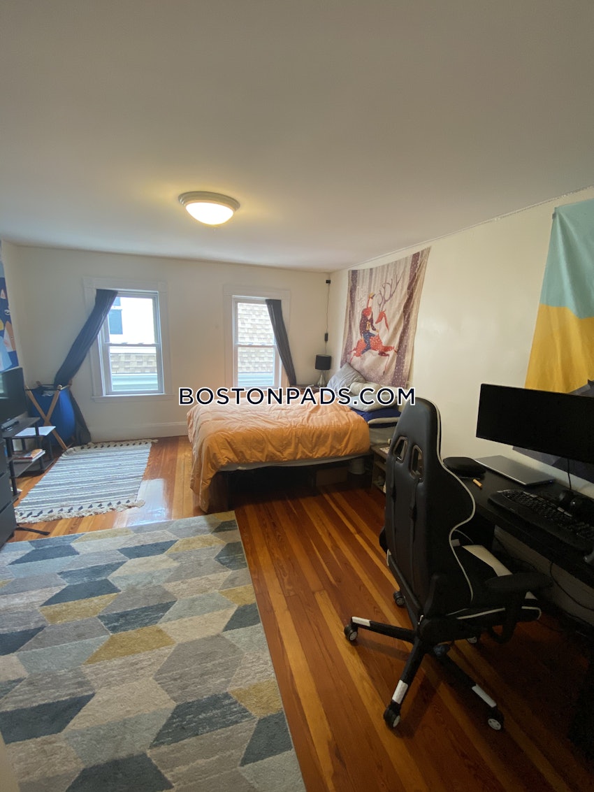 SOMERVILLE - TUFTS - 5 Beds, 2 Baths - Image 17