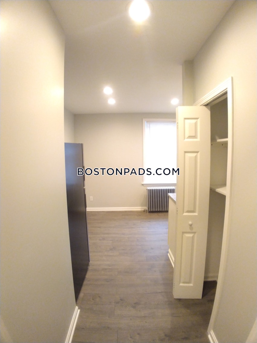 BOSTON - DORCHESTER/SOUTH BOSTON BORDER - 3 Beds, 1 Bath - Image 11