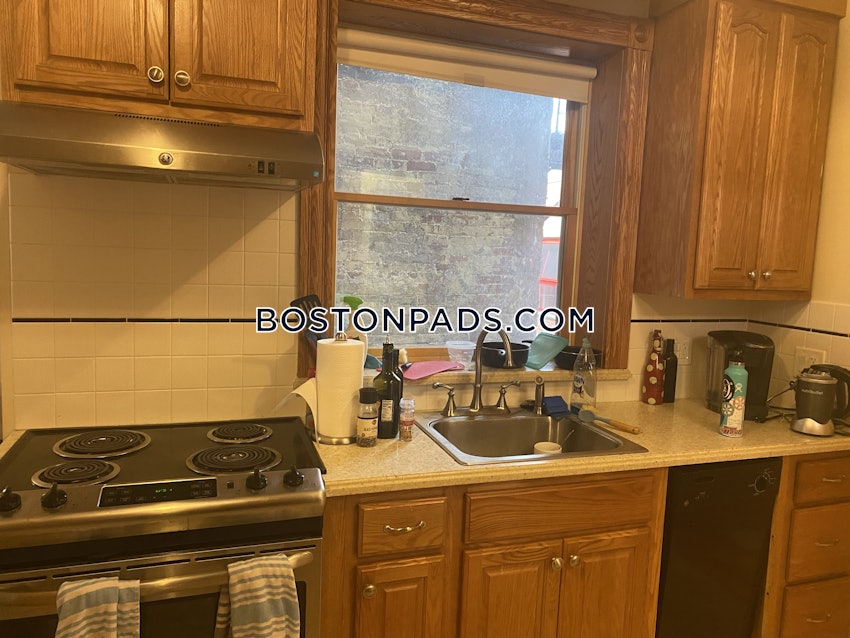 BOSTON - BEACON HILL - 3 Beds, 1 Bath - Image 1