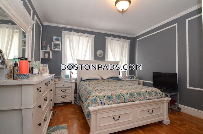 BROOKLINE- LONGWOOD AREA - 3 Beds, 1 Bath - Image 13