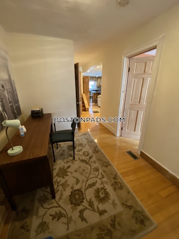 Boston - 5 Beds, 3 Baths