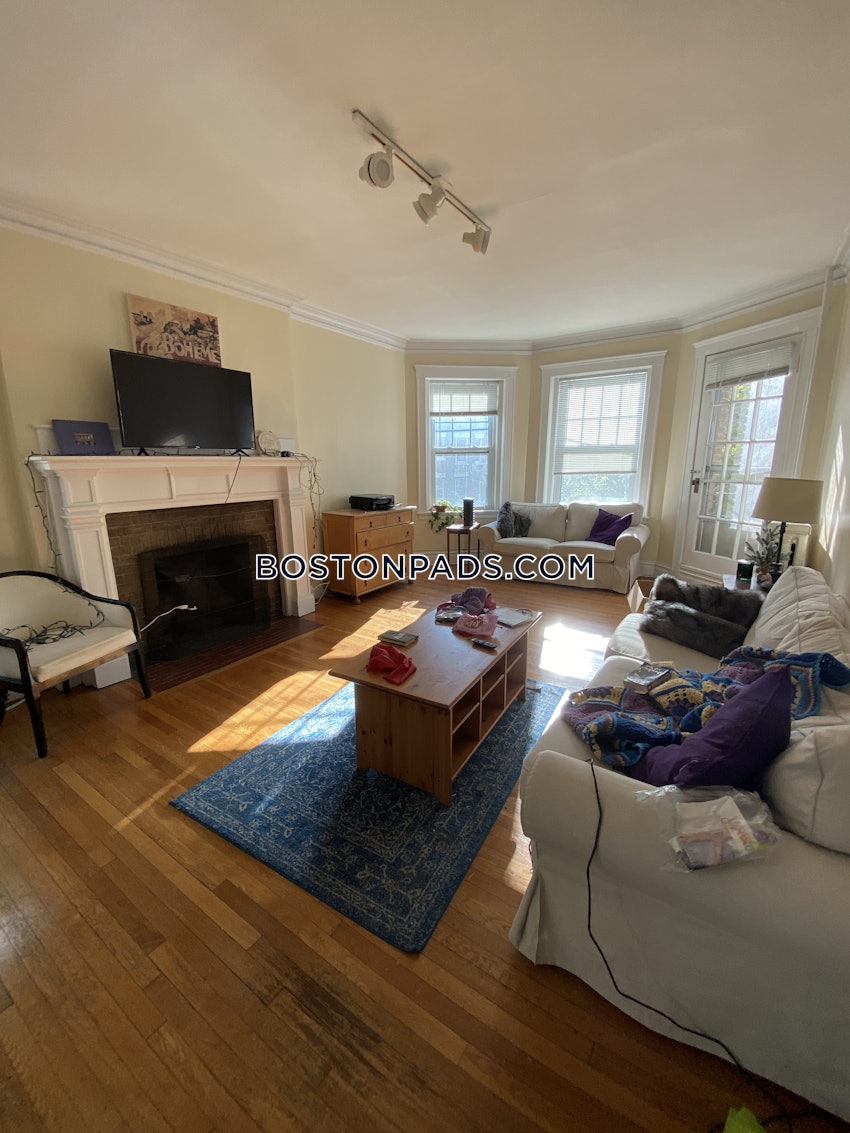 BROOKLINE- BOSTON UNIVERSITY - 3 Beds, 1 Bath - Image 25