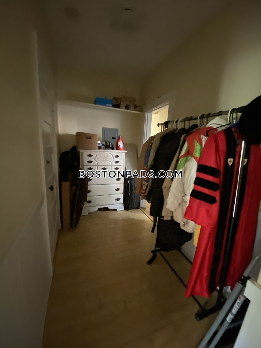 BROOKLINE- BOSTON UNIVERSITY - 3 Beds, 1 Bath - Image 24