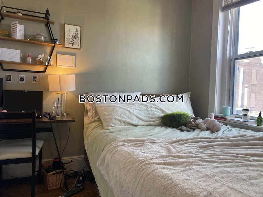 BOSTON - NORTH END - 3 Beds, 1 Bath - Image 5