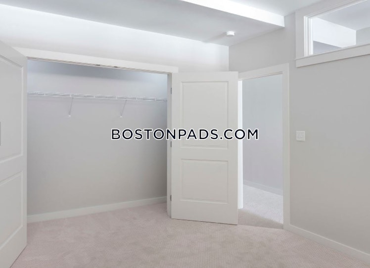 Massachusetts Ave, Cambridge