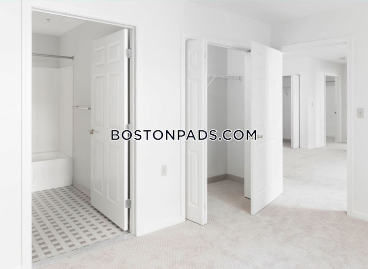 Massachusetts Ave, Cambridge